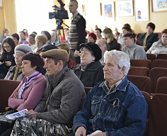 Жители Киреевска на собрании в музыкальной школе