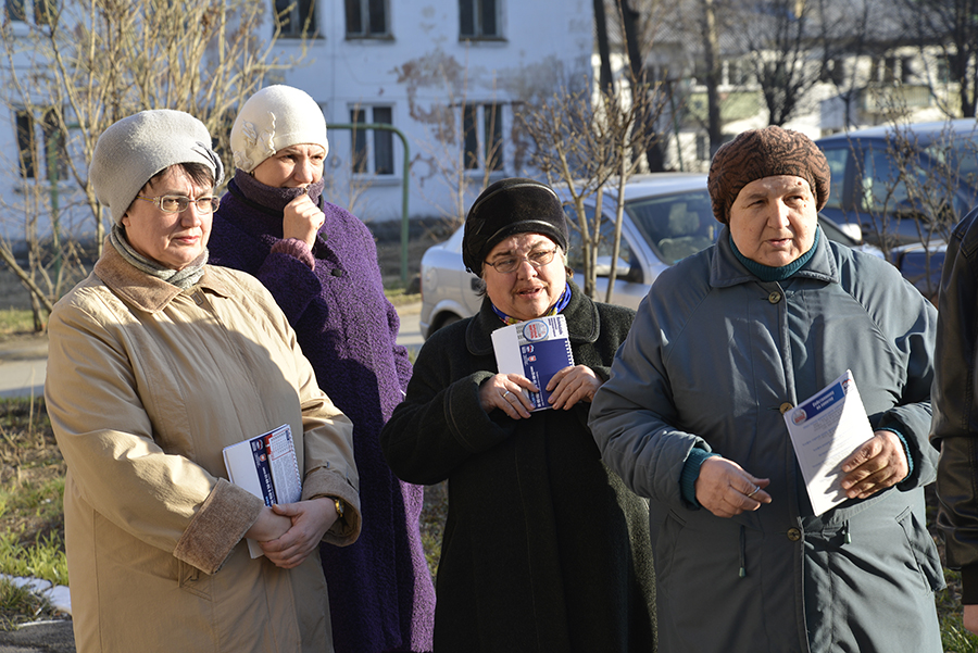 Жительницы многоквартирного дома в Плавске