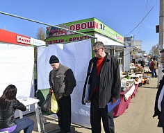 Сергей Харитонов помогает составит жалобу жильцу