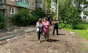 Анастасия Дементьева провела мониторинг работ по благоустройству дворов