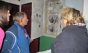 В п.Куркино специалисты провели энергоконтроль в многоквартирном доме